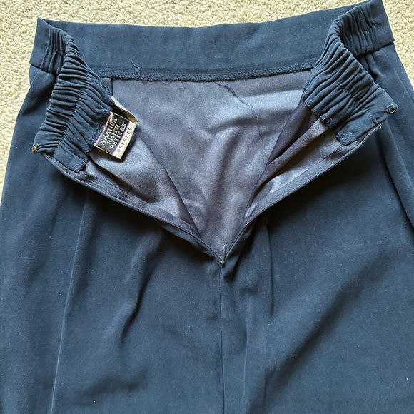 Vintage Amanda Smith Navy/Tan Skirt and Jacket Suit. Size 6 Petite. - Picture 10 of 10